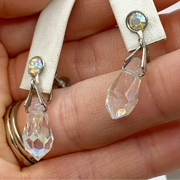 Vintage aurora Borealis briolette retro screw back earrings sparkling iridescent - Picture 6 of 9